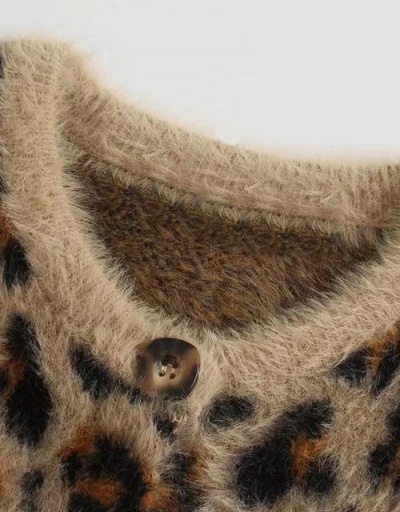 Replica Chic Leopard Faux Fur Single-Breasted Sweater Long Sleeve Crew Neck #795002 $39.00 USD for Wholesale