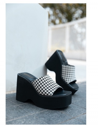 Replica European Plaid Ripple Women's Platform Slipper #797539 $44.40 USD for Wholesale