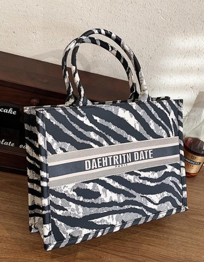 Replica High-Fashion Edge Printed Tote Bag With Zipper #798739 $30.94 USD for Wholesale