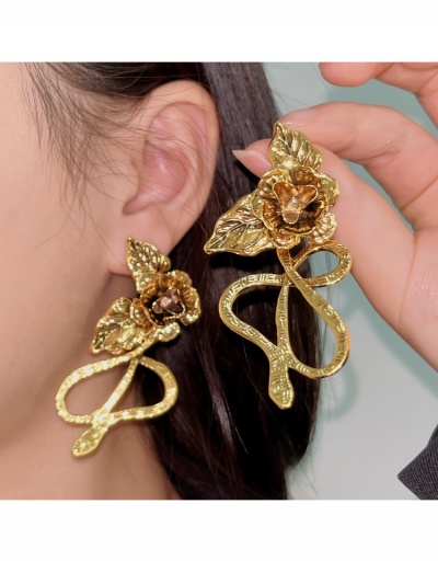 Replica  Retro Rose Solid Color Hollow Out Women Earrings #798817 $8.15 USD for Wholesale