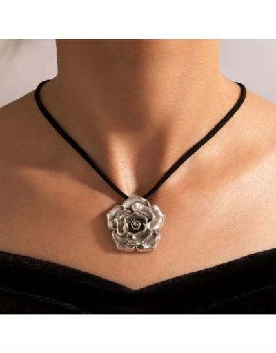  Exaggerated Retro Rose Single-layer Necklace For Women #799773 $5.43 USD, Wholesale Fashion Necklaces