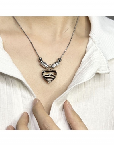 Replica Vintage Heart Pendant Necklace For Women #799849 $8.13 USD for Wholesale