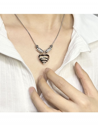 Replica Vintage Heart Pendant Necklace For Women #799849 $8.13 USD for Wholesale